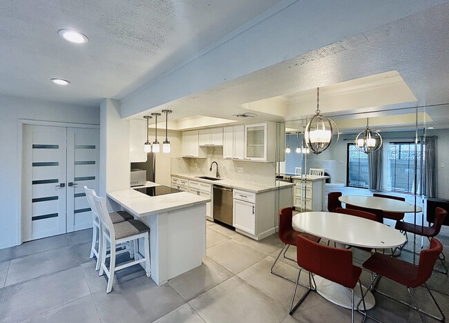Building Photo - 7557 N Dreamy Draw Dr Unit 156 Rental