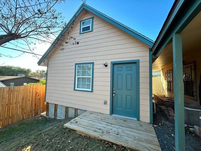 Building Photo - Highview Dr (MN) Unit Highview #2