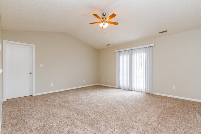 Photo - 148 Meadow Glen Dr