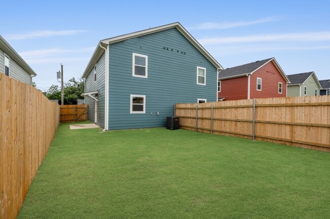 Photo - Modern Townhome for Rent – Modern Living at Its Best!