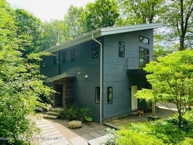 Building Photo - 206 Hutchin Hl Rd