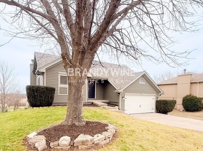 Photo - 105 Sumac St