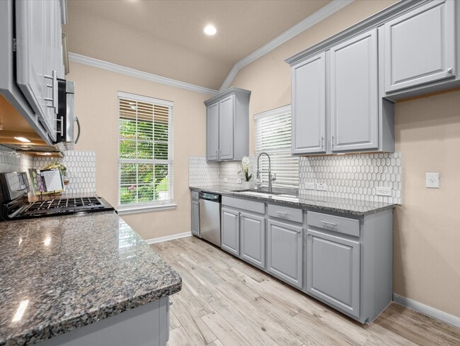 Photo - 26 Canterborough Pl