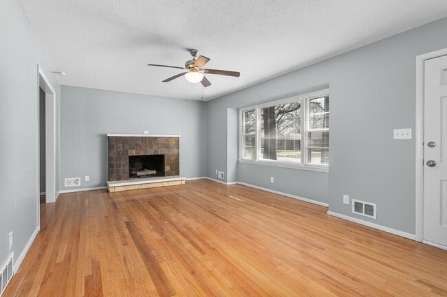 Photo - 908 SW 6th St