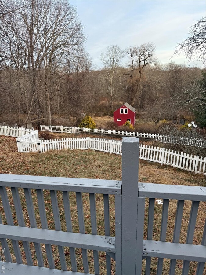 Photo - 92 Spook Rock Rd