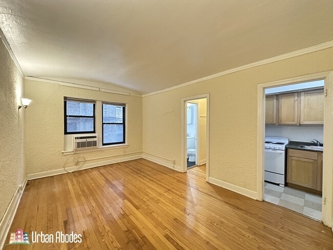 Photo - 557 W Arlington Pl Unit A08C