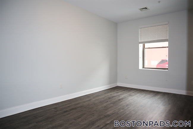 Photo - 26 Portland St Unit 142