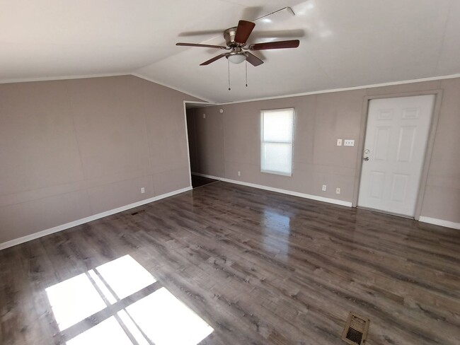 Photo - 3 Bedroom/2 Bathroom Home on a Large Lot