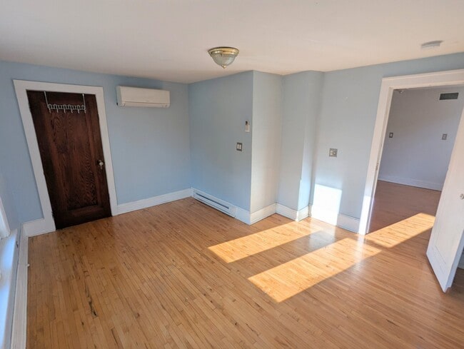Photo - 423 Fillmore St NE Unit 2