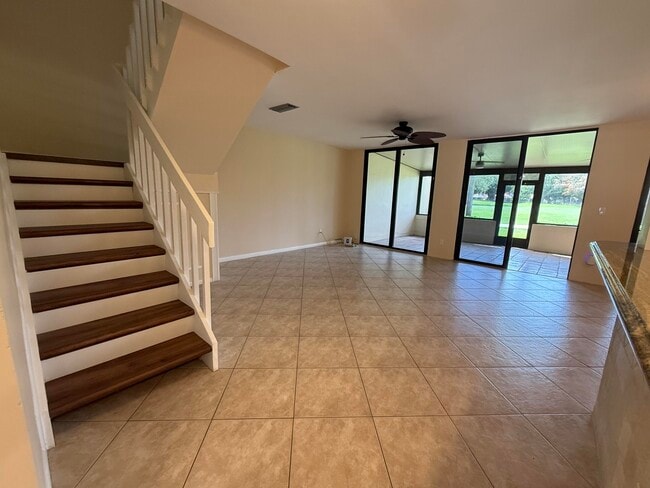 Photo - 717 Windermere Way