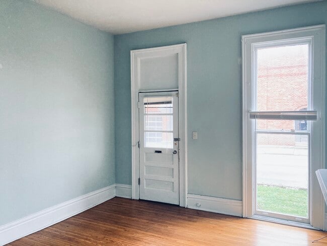 Front room - 623 Oak St Unit 623