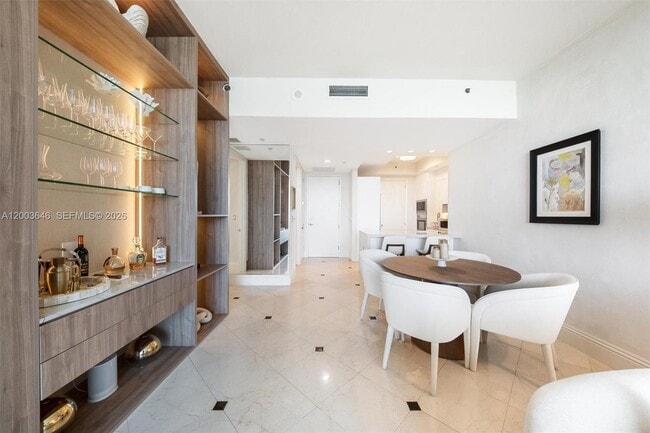 Photo - 100 South Pointe Dr Unit 702