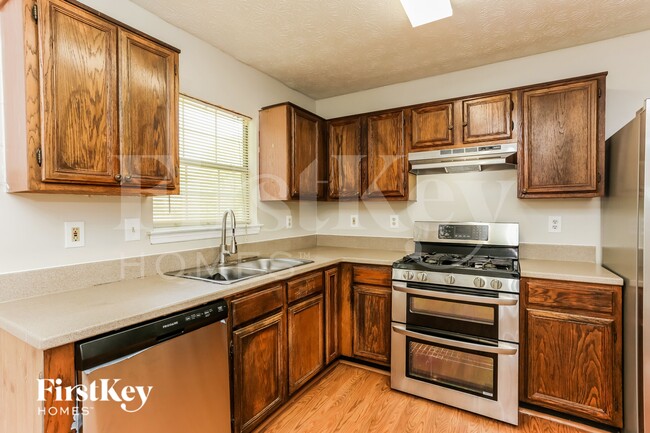 Photo - 1717 Bertram Ln SW