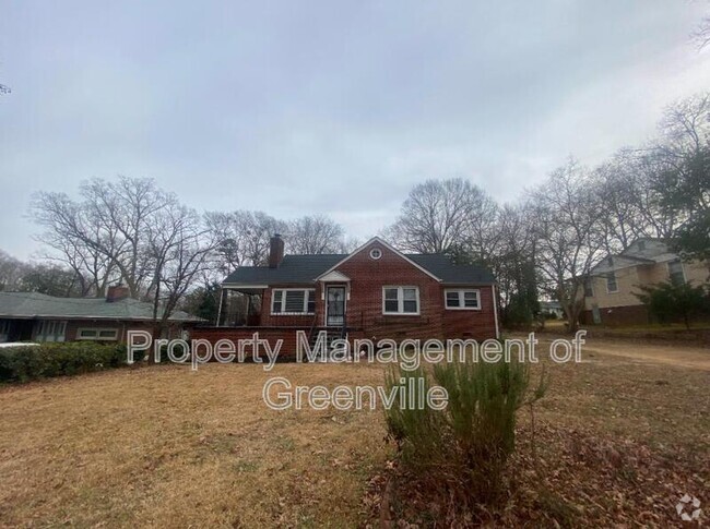 Building Photo - 10 Woodfern Cir Rental