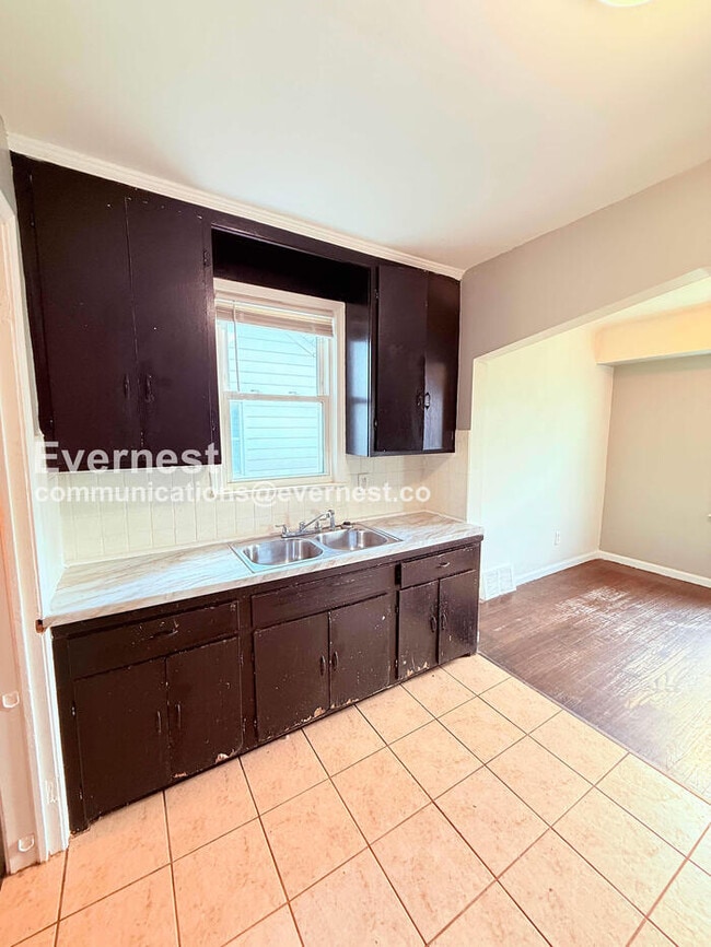 Photo - 8270 Trinity St