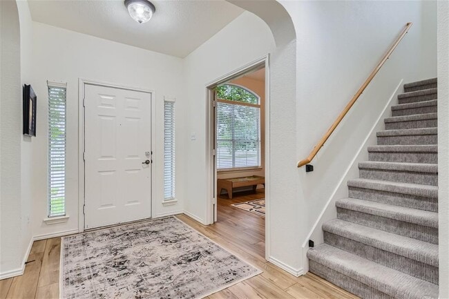 Photo - 1717 Thompson Trail