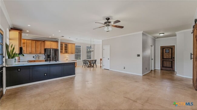 Photo - 323 Granite Rd