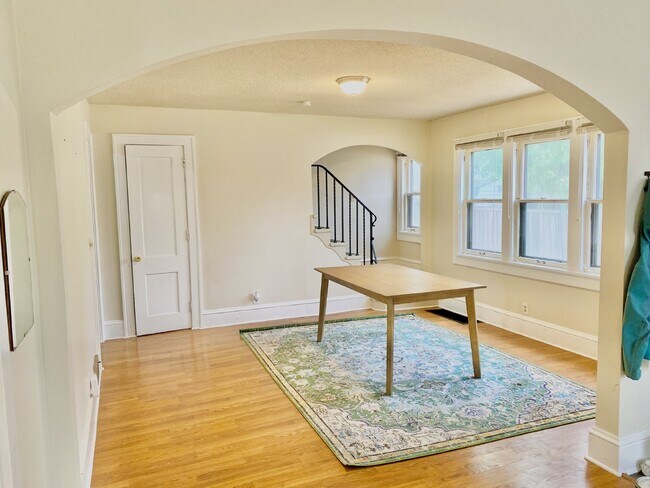 Photo - Adorable 4 Bed | 2 Bath in Longfellow