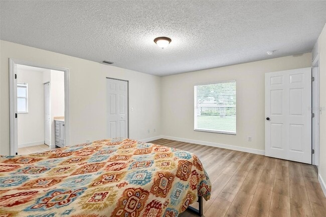 Photo - 64 Radcliffe Dr