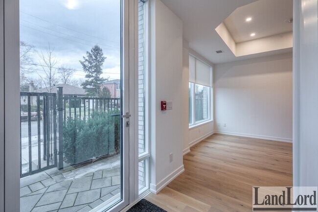 Photo - 15 Maryport Ave Unité 104