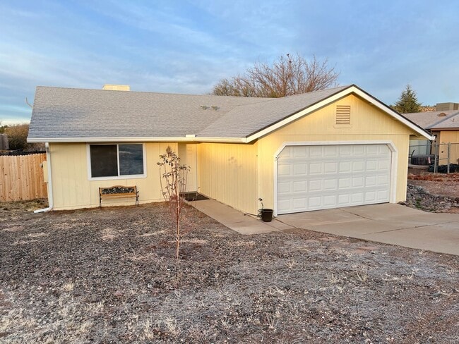 HOUSE-RIMROCK- GREENHOUSE/SHED INCLUDED - HOUSE-RIMROCK- GREENHOUSE/SHED INCLUDED