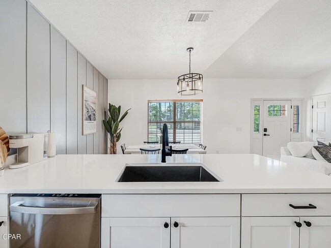 Photo - 6219 Poinciana Dr