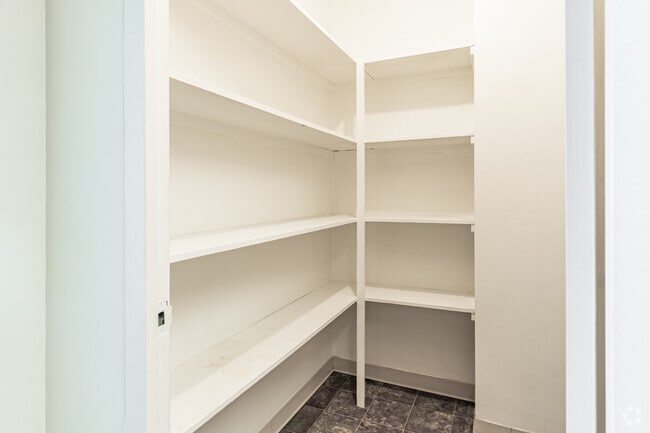 Model: 2BR, 2BA