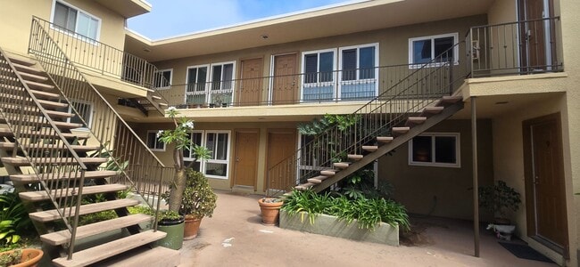 Building Photo - Upgraded 1 Bedroom, 1 Bath Condo in Point ... Unit 17