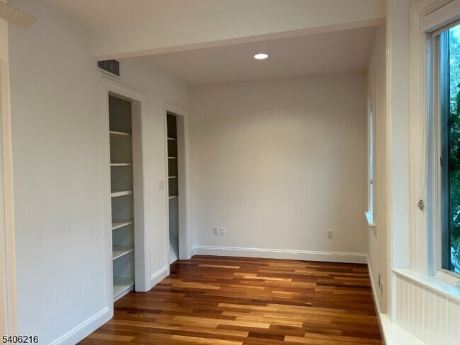 Photo - 94 Walnut St Unit 2