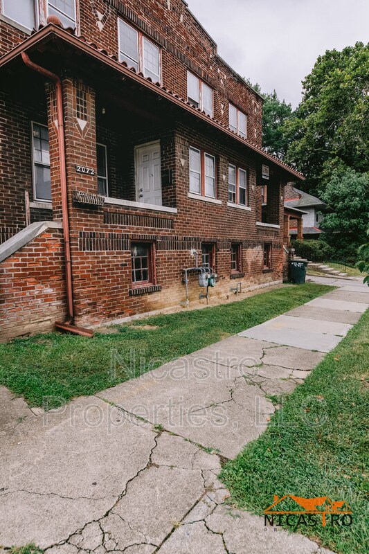 Photo - 2072 Indianola Ave