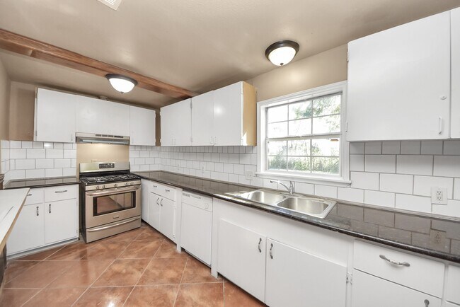 Photo - 2510 Delaware Ave