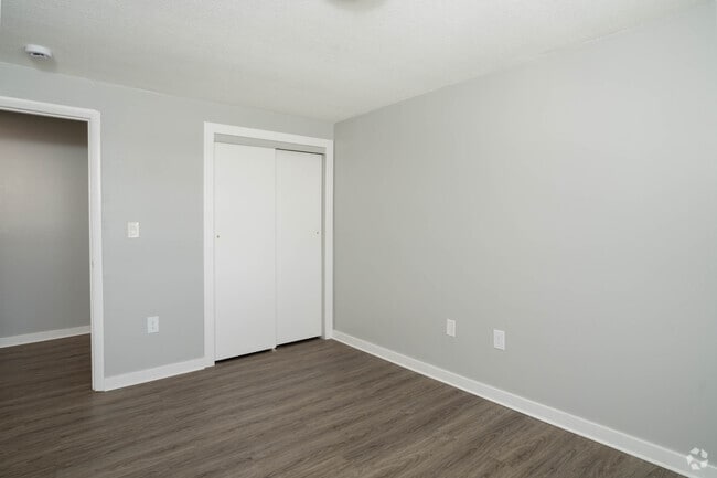 2BR, 1BA - 850SF - Bedroom