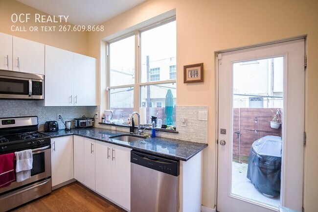 Photo - 2209 League St