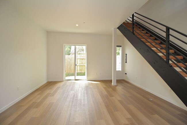 Photo - 2516 NE Flanders St