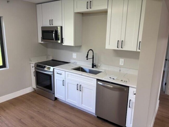 Photo - 133 SE 13th Ave