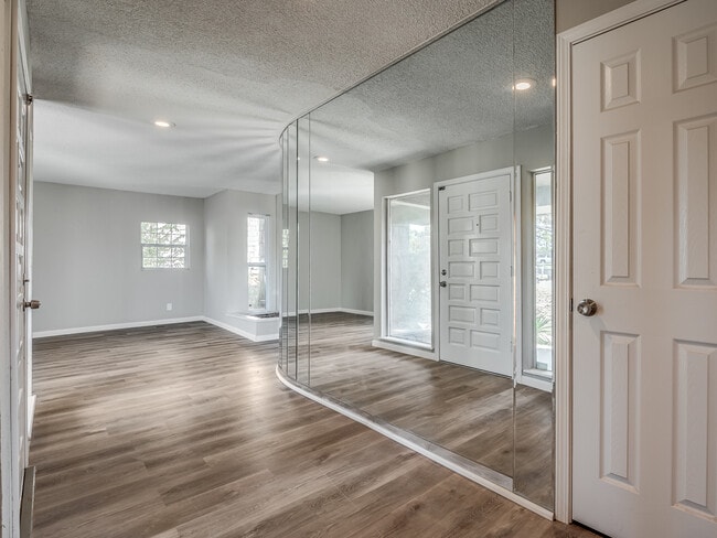 Photo - 6409 Miles Ln