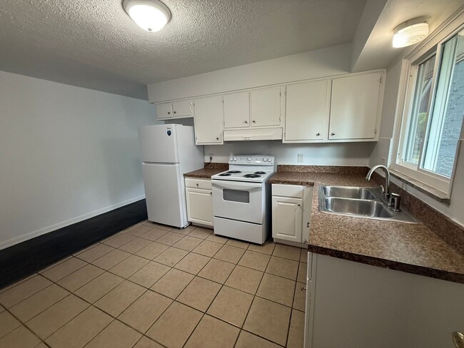 Photo - 2203-2205 McGuffey Rd. Unit 2203 McGuffey Rd