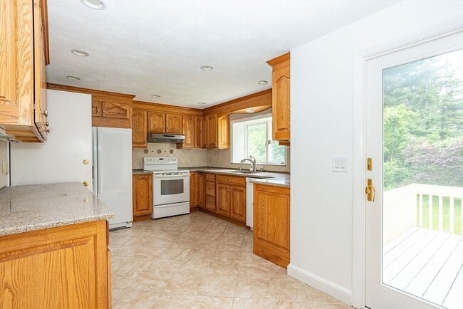 Photo - 16 Westwood Rd