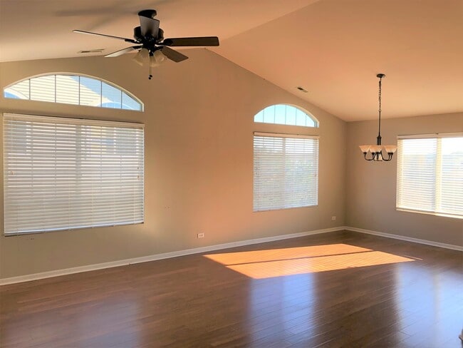 Photo - 1609 Fredericksburg Ln Unit 1609