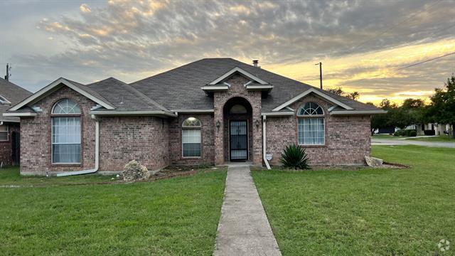 Building Photo - 1800 Avon Dr Rental