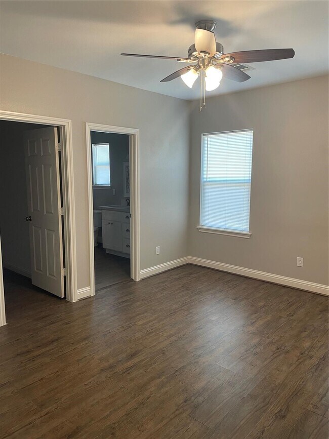 Photo - 517 Atchison St