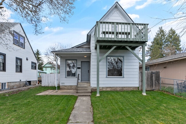 Building Photo - 2124 W College Ave