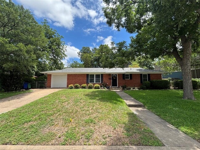 Building Photo - 5911 Aurora Dr