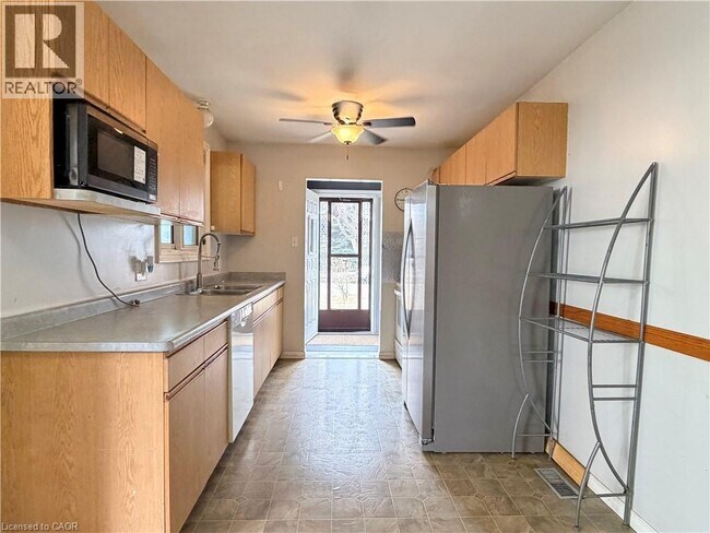 Photo - 259 Camille Crescent