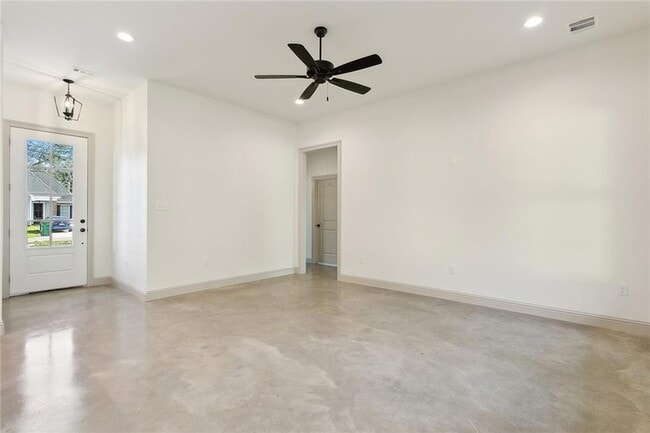 Photo - 2120 Robin St