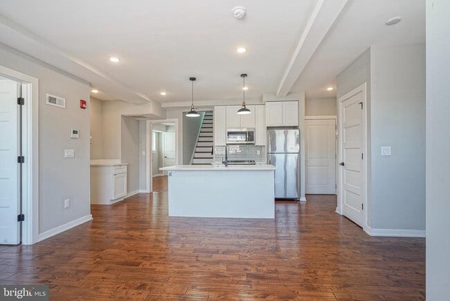Building Photo - 1710 Cambridge St Unit 7 Rental