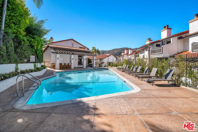 Photo - 1654 Michael Ln