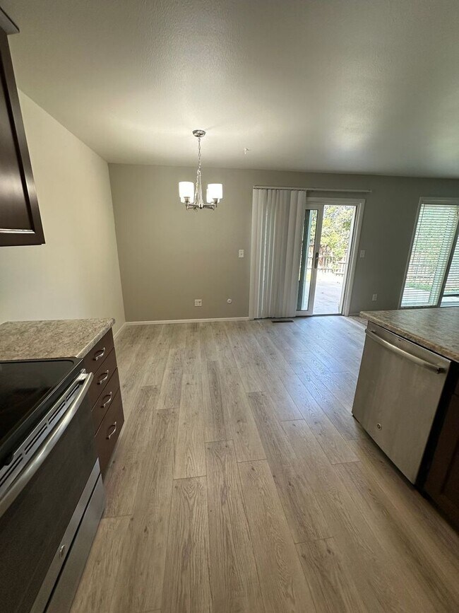 Photo - Broadmoor Circle 2125-2127 Unit Broadmoor 2127