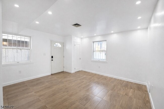 Photo - 87 Merseles St