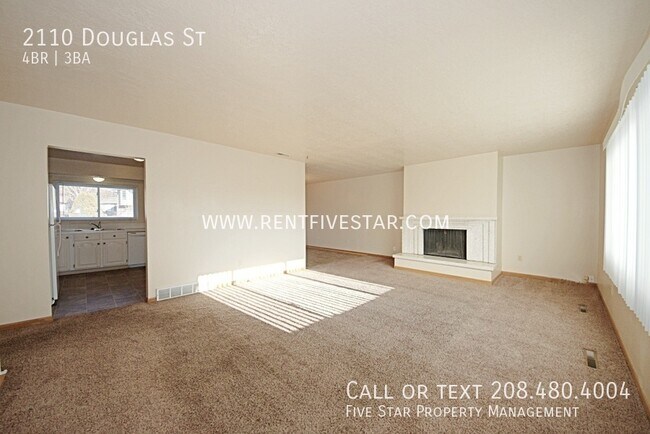 Photo - 2110 Douglas St
